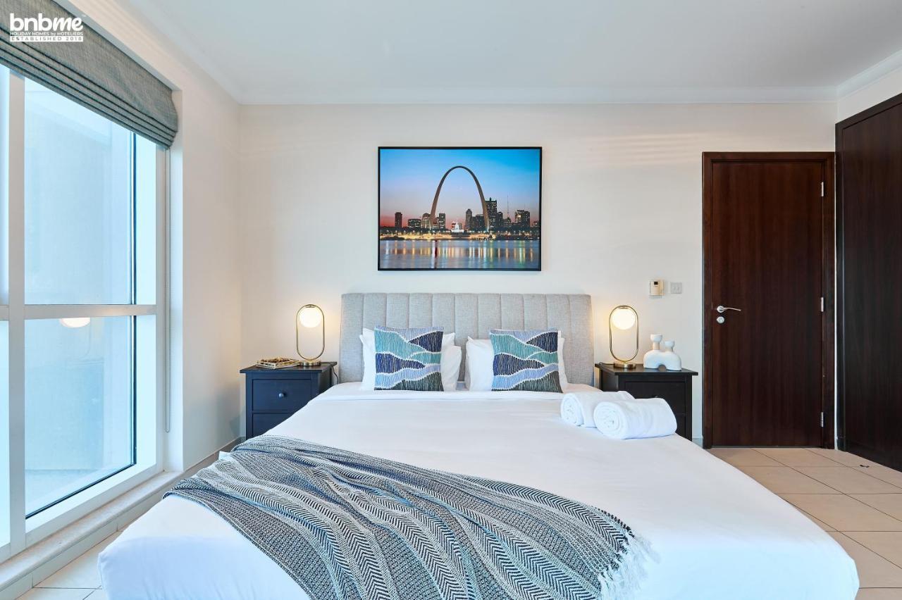 Appartamento Bnbme - Churchill Tower Dubai Esterno foto