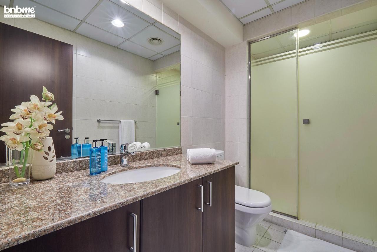 Appartamento Bnbme - Churchill Tower Dubai Esterno foto